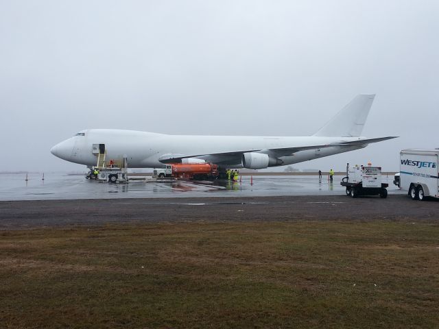 Boeing 747-200 (4X-ICO) - preparing the aircraft to load with local seafood fr Atlantic Canada.  