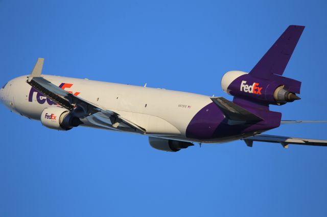 Boeing MD-11 (N573FE)