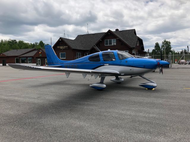 Cirrus SR22 Turbo (N11DG)