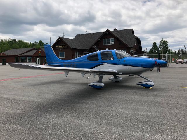 Cirrus SR22 Turbo (N11DG)