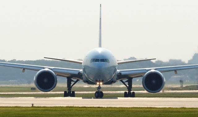 BOEING 777-300ER (C-FITU)