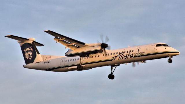 de Havilland Dash 8-100 (N427QX)