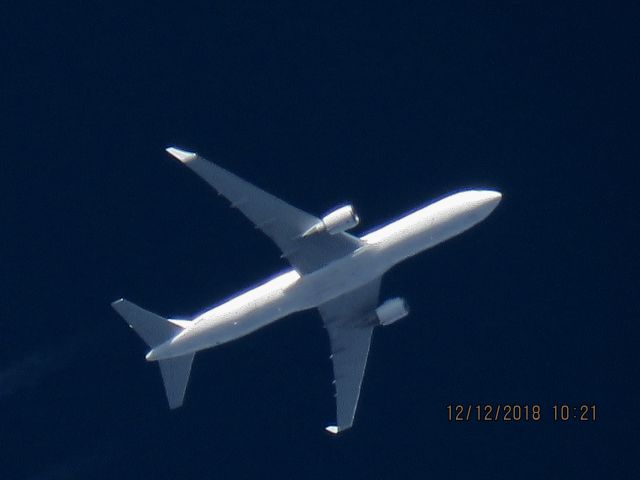 BOEING 767-300 (N347CM)