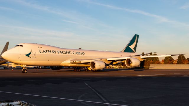 BOEING 747-8 (B-LJG) - When the delay is just right and puts the push in the last ten minutes of light.