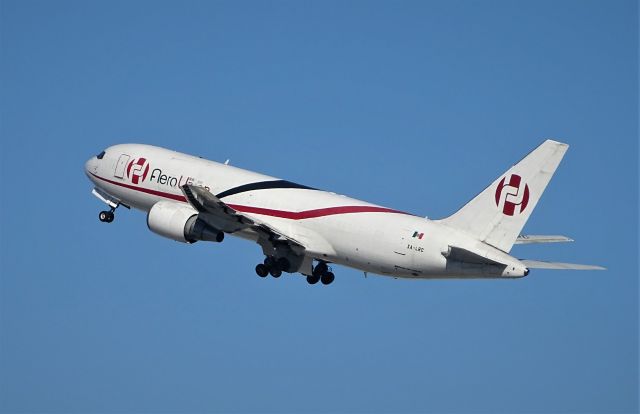 BOEING 767-200 (XA-LRC) - https://flightaware.com/live/flight/XALRC/history/20191026/1620Z/KLAX/MMMX