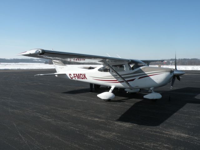 Cessna Skylane (C-FMDX)