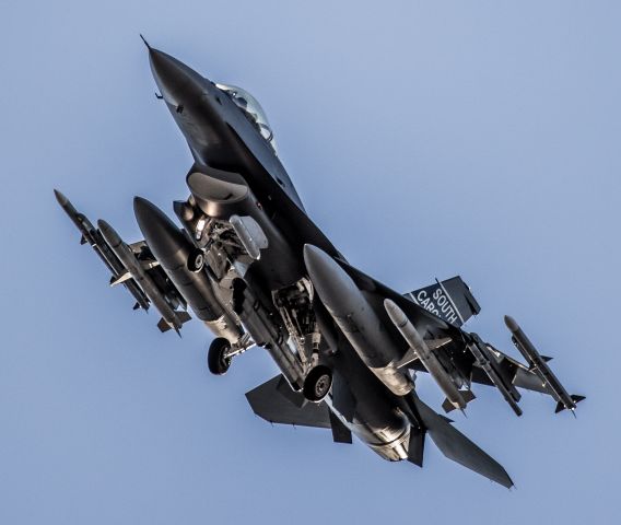 Lockheed F-16 Fighting Falcon —