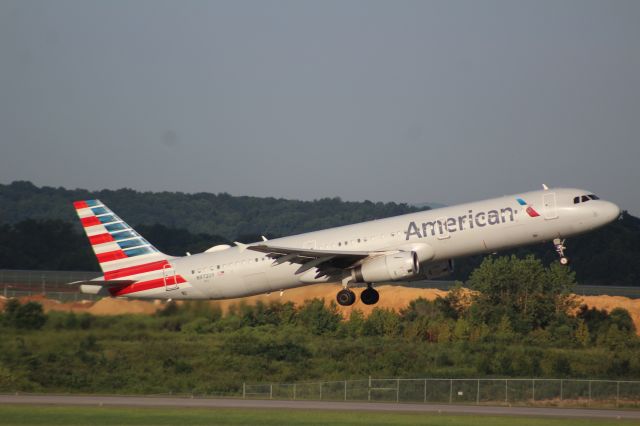Airbus A321 (N972UY)