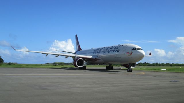Airbus A330-300 (G-VGEM)