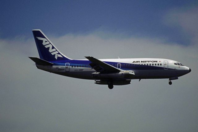 Boeing 737-200 (JA8453) - Final Approach to Tokyo-Haneda Intl Airport Rwy16L on 1998/06/15