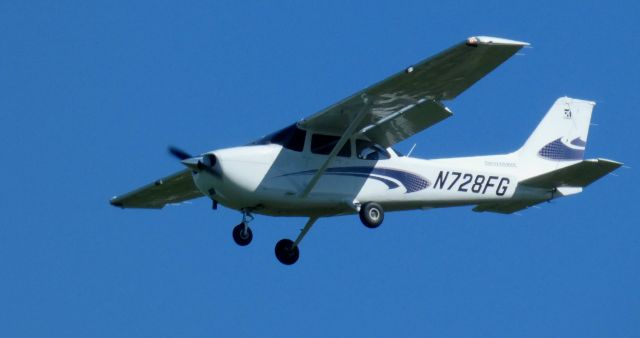 Cessna Skyhawk (N728FG) - About to touch down is this 2024 Cessna 172S Skyhawk SP in the Spring of 2025.