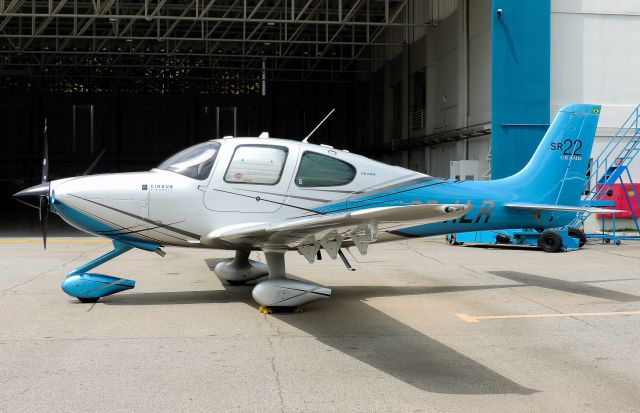 Cirrus SR-22 (PP-ALR)