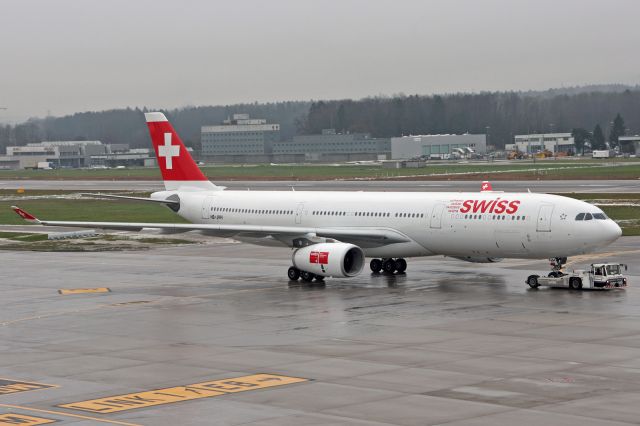 Airbus A330-300 (HB-JHH)