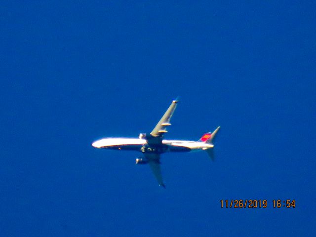 Boeing 737-900 (N841DN)