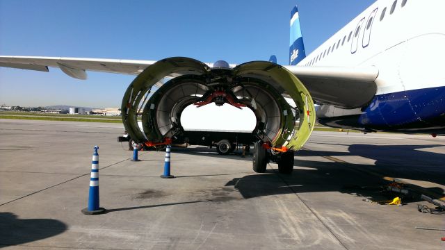 Airbus A320 (N636JB) - Needs a new engine!