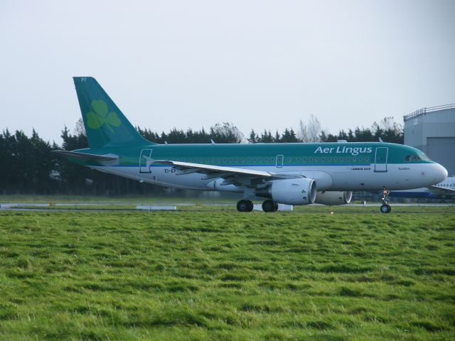 BOEING 737-300 (EI-EPT)