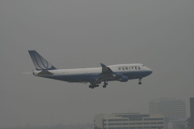 BOEING 767-300 (N177UA)