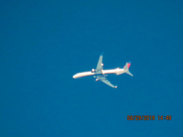 Boeing 737-900 (N926DZ)