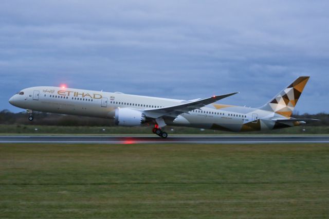 BOEING 787-10 Dreamliner (A6-BMD) - ETD16 departing to Abu Dhabi with the most recently delivered B787-10.  At Manchester we're still waiting to see A6-BMB (as of 31 Dec 2018).