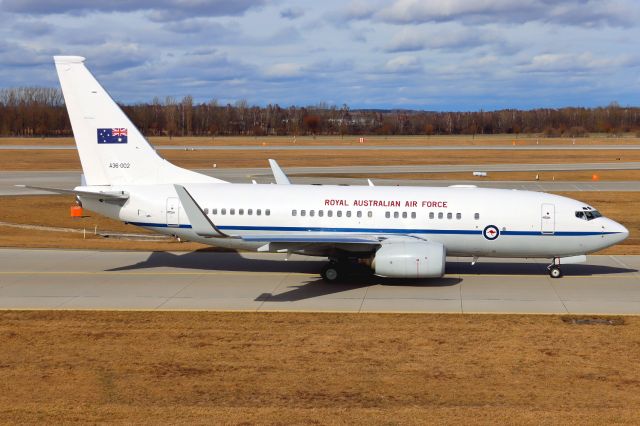 Boeing 737-700 (A36002)