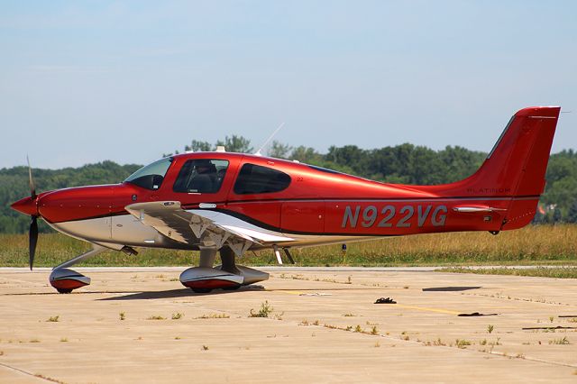 Cirrus SR-22 (N922VG)