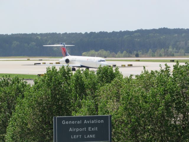 Boeing 717-200 (N988DN) - Delta 717-200 to Atlanta! (4/2/16)