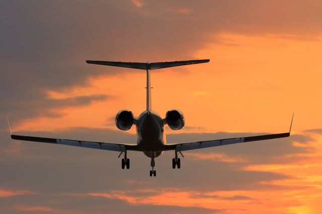 Gulfstream Aerospace Gulfstream IV (B-8091) - SS1/250 f7.1 ISO100 220.0mm