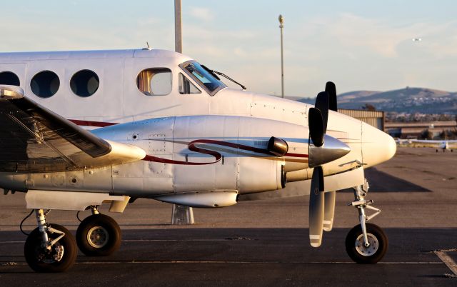 Beechcraft King Air 90 (N12GJ)