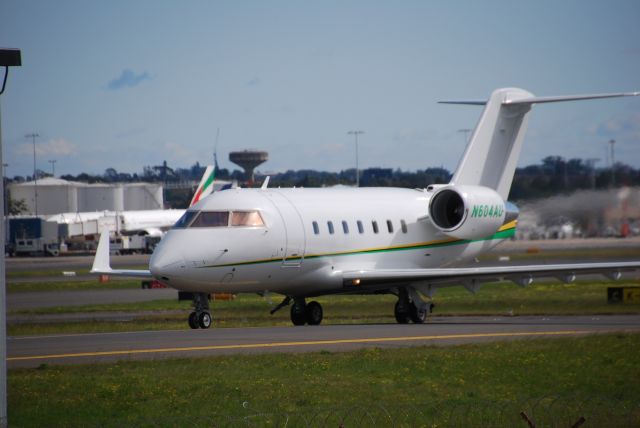 Canadair Challenger (N604AU)