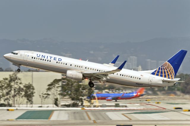 Boeing 737-800 (N36447) - 30th August, 2015