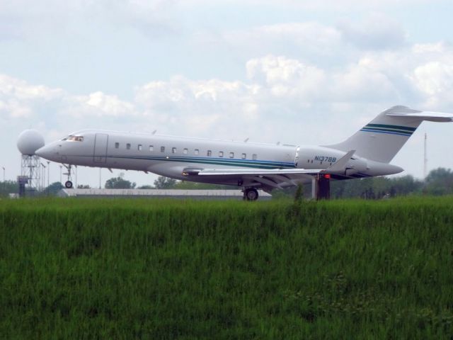 Bombardier Global Express (N137BB)