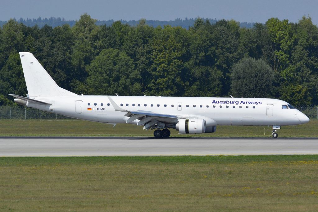 Embraer ERJ-190 (D-AEMG)
