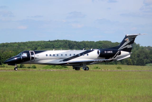 Embraer Legacy 600/650 (D-ANCE) - Air Hamburg Legacy 650E departing rwy 25 on 8-Jun-21 heading for EDSB as AHO8M.