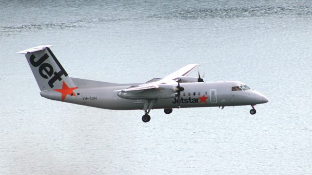 de Havilland Dash 8-300 (VH-TQM)