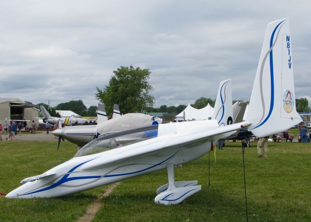 RUTAN Long-EZ (N81JV) - AirVenture 2016. Nice little space shuttle painted on it.