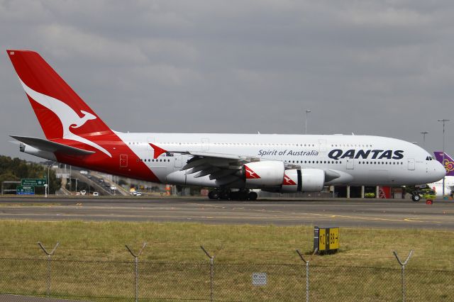 Airbus A380-800 (VH-OQB)