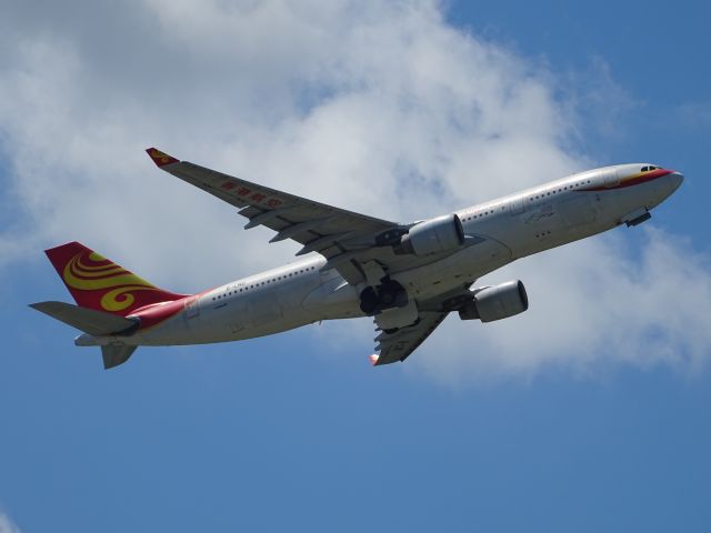 Airbus A330-200 (B-LND)