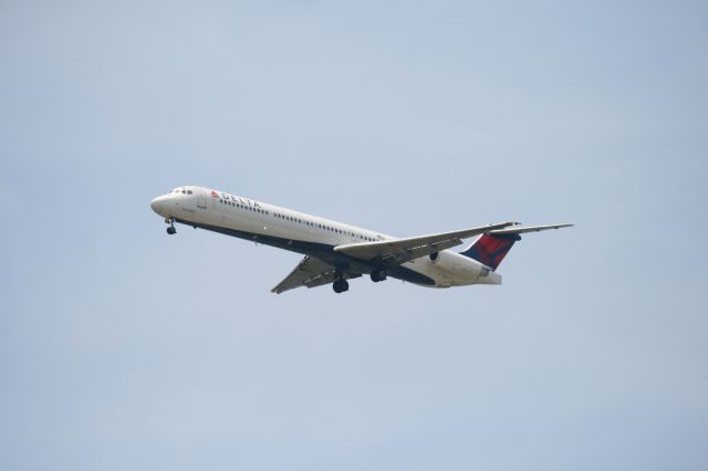 McDonnell Douglas MD-88 (N948DL)