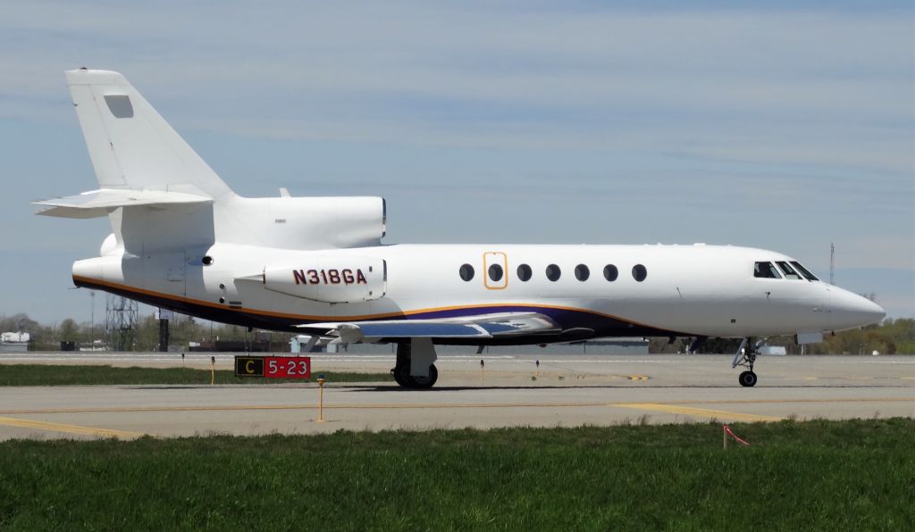 Dassault Falcon 50 (N318GA) - FA50 taxiing on A to runway 23