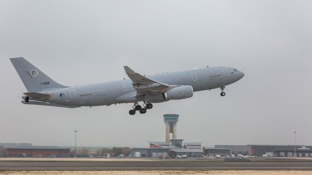 Airbus A330-200 (T058)