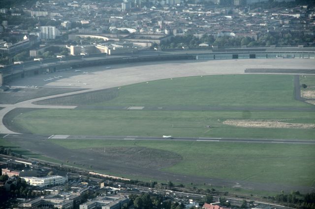 — — - Berlin Tempelhof City-Airport will be closed on OCT 30 2008