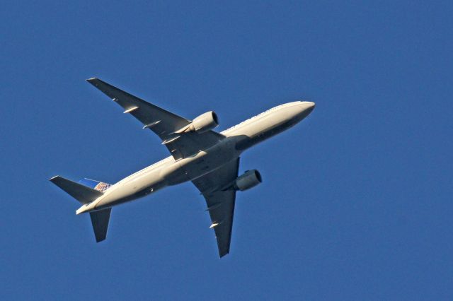 Boeing 777-200 (N78003) - Boeing 777-200 (twin-jet)br /UAL87 In-Bound to KEWR from Shanghai Pudong Intl (PVG/ZSPD) on 29-Feb-16