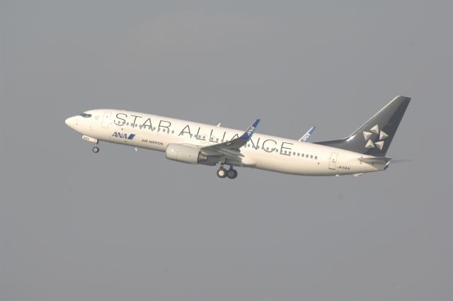 Boeing 737-800 (JA51AN) - Departure at Haneda Intl Airport 34R on 2009/4/12 Star Alliance c/s
