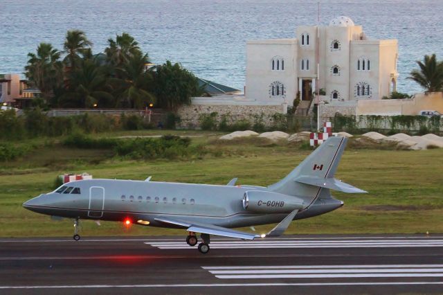 Dassault Falcon 2000 (C-GOHB)