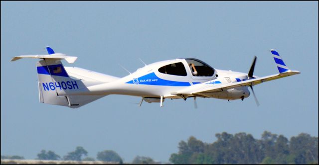 Diamond Twin Star (N640SH) - N640SH Diamond DA-42MPP Twin Star departing the Merced Regional Airport