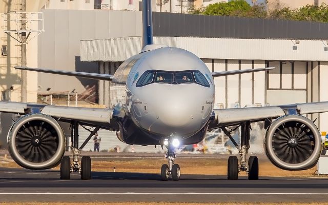 Airbus A320neo (PR-YRO)