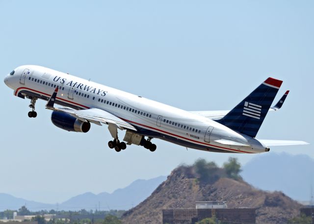 Boeing 757-200 (N908AW)