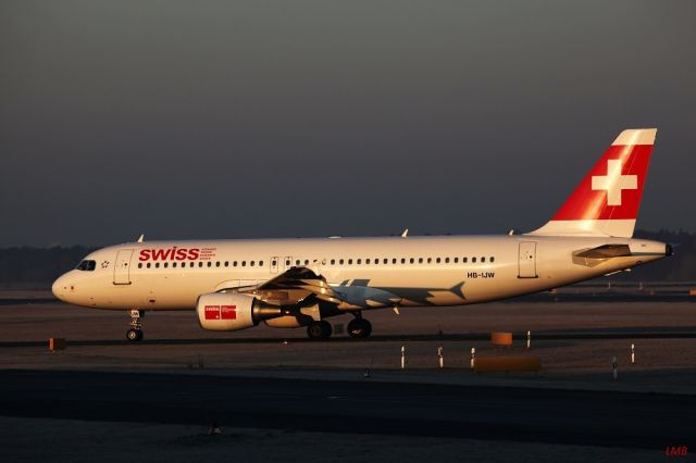 Airbus A320 (HB-IJW) - Cool early morning