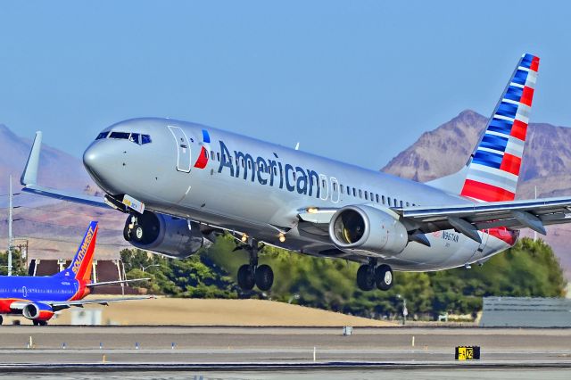 Boeing 737-800 (N967AN) - N967AN American Airlines 2001 Boeing 737-823 - cn 29545 / ln 883 - Las Vegas - McCarran International (LAS / KLAS)br /USA - Nevada, November 3 , 2013br /Photo: Tomás Del Coro