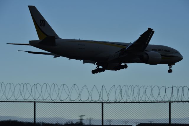 BOEING 777-200LR (N707GT) - 5-L 02-17-23